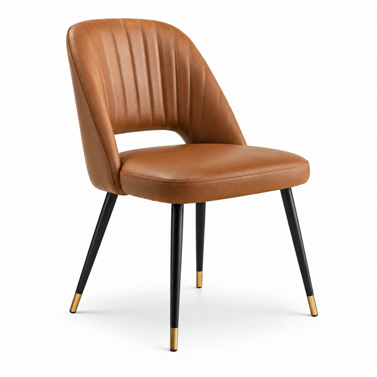 Chaise en cuir synthétique marron avec pieds métalliques noirs et embouts dorés